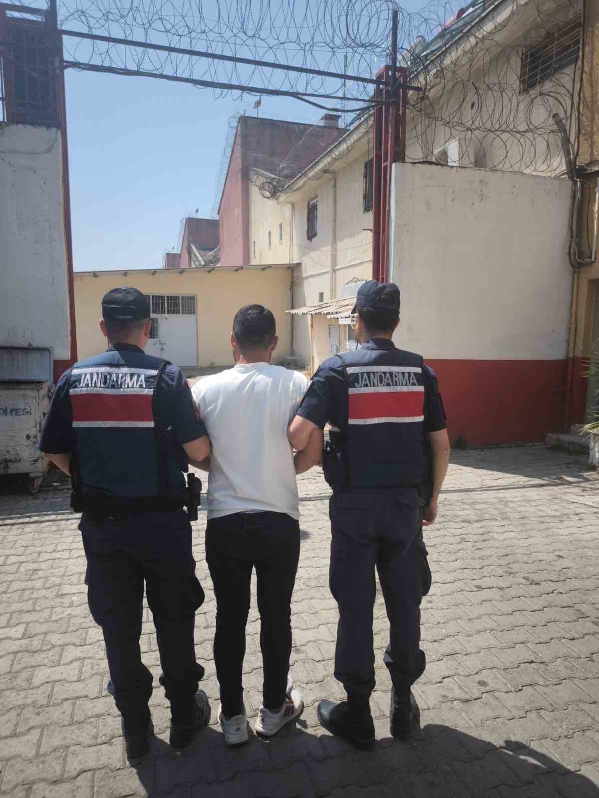 Hırsızlık suçundan aranan şahıs Germencik’te yakalandı