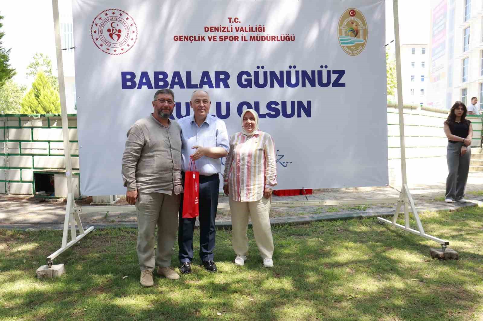 Babalar G&uuml;n&uuml;n&uuml;n en anlamlı buluşması
