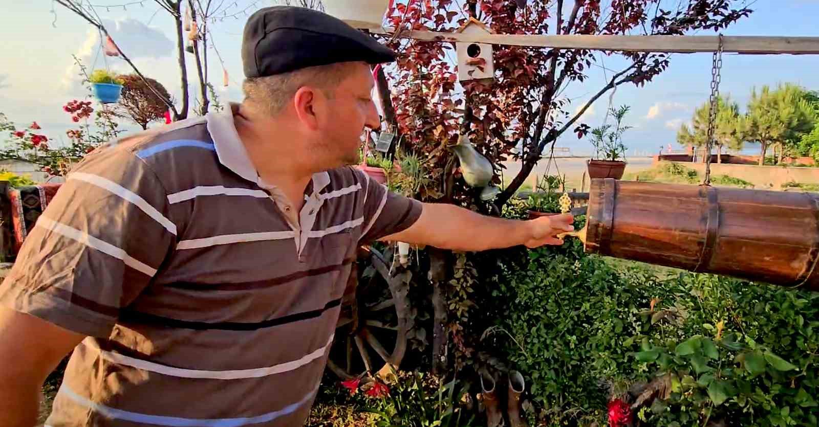 Bir hevesle başladı, çocukluğuna yolculuk için bahçesini adeta müzeye dönüştürdü