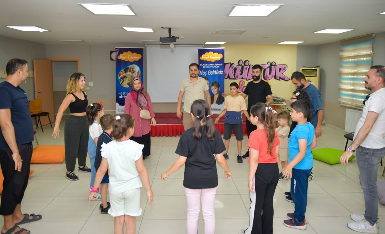 Esenyurt Belediyesi Babalar G&uuml;n&uuml;&rsquo;nde &ccedil;ocukların babalarıyla hayallerini ger&ccedil;eğe d&ouml;n&uuml;şt&uuml;rd&uuml;
