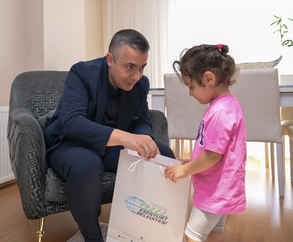 Esenyurt Belediye Başkan Vekili Aksoy&rsquo;dan Babalar G&uuml;n&uuml;&rsquo;nde anlamlı ziyaret
