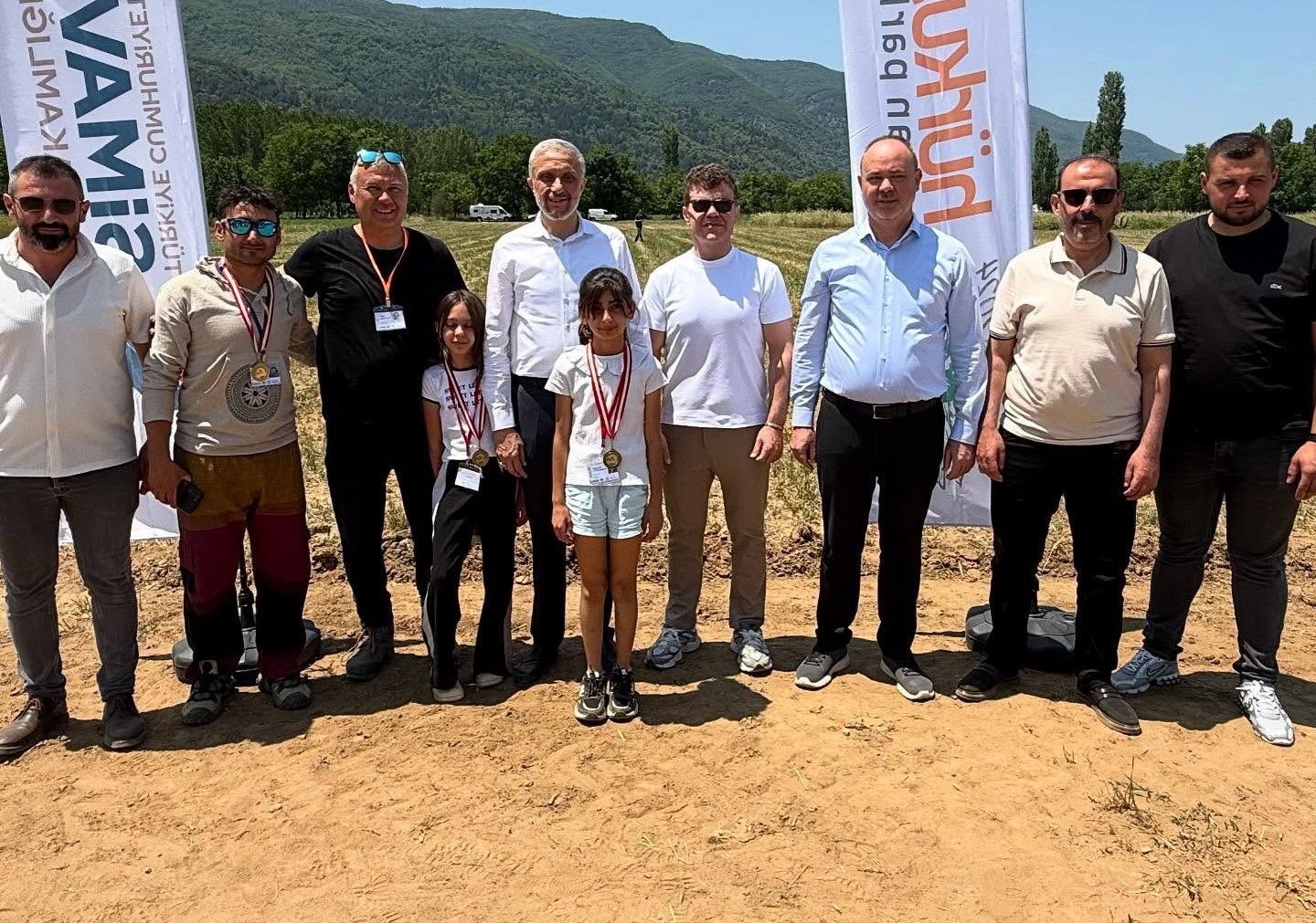 Simav Eynal Paraşüt ve Havacılık Festivali’nde 2 günde 175 sporcu 550 sorti uçuş gerçekleştirdi