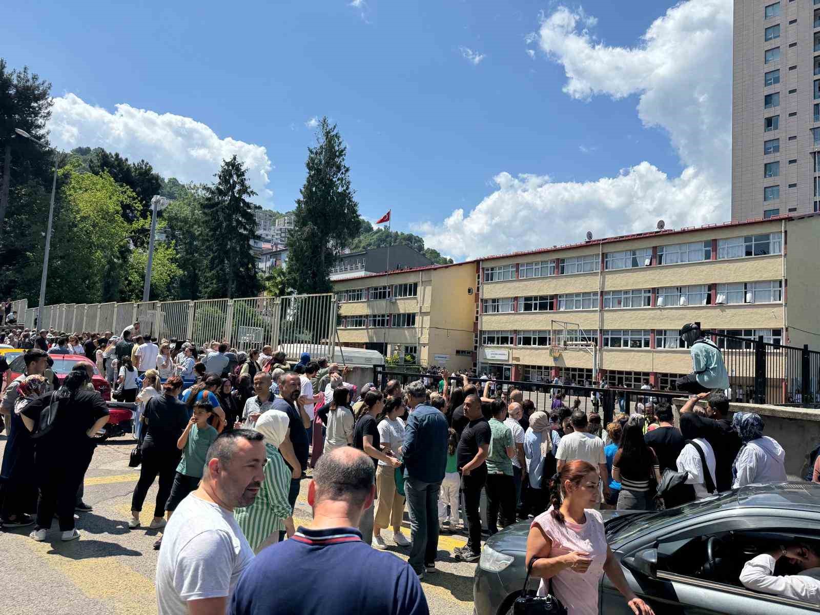 Giresun’da LGS heyecanı: 3 bin 578 öğrenci sınavda ter döktü