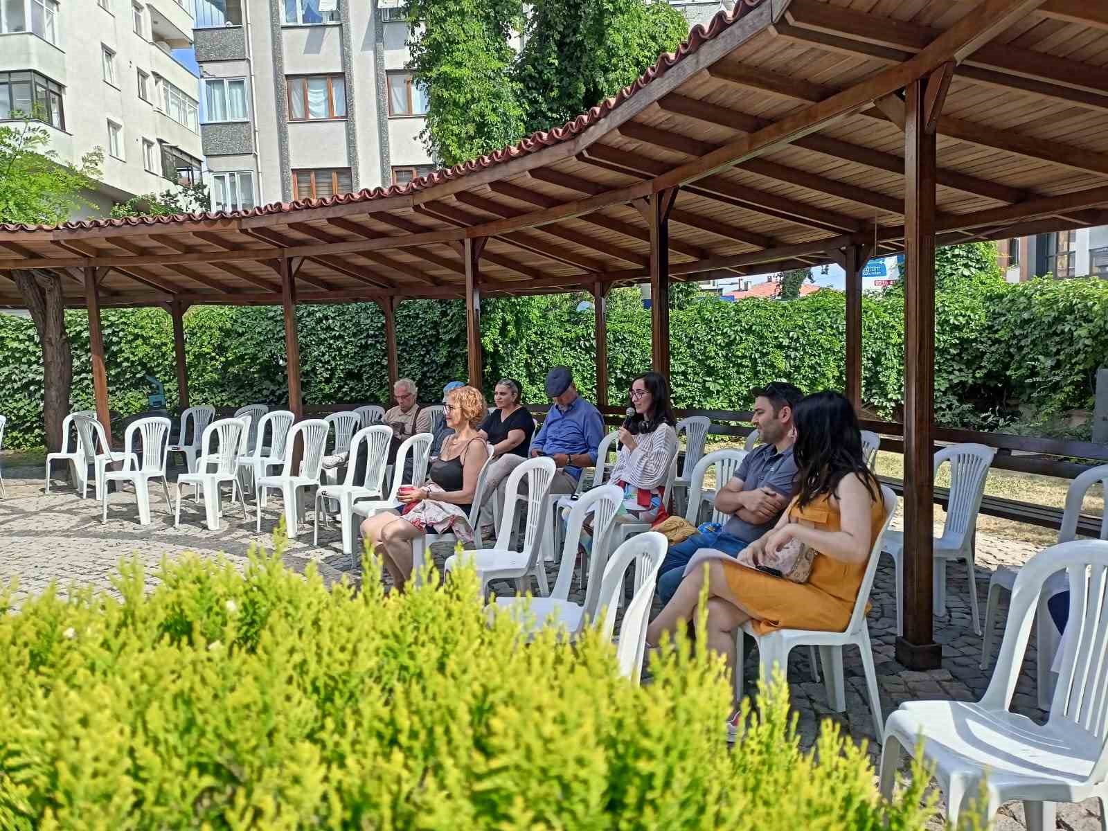 Maltepe&rsquo;de felsefe r&uuml;zgarı esti
