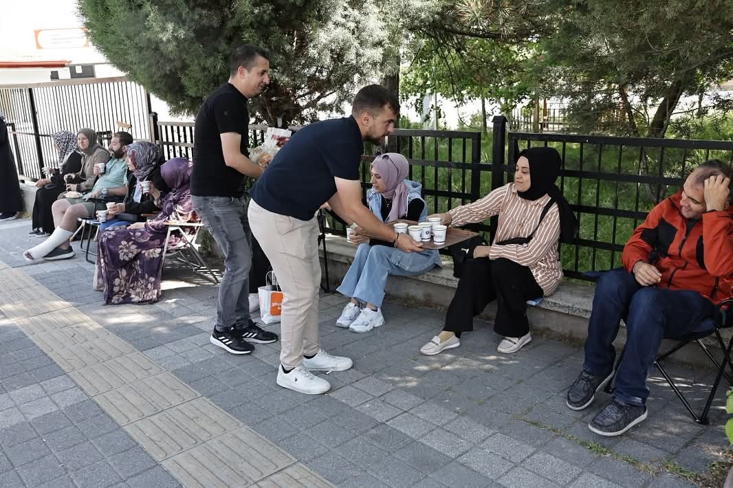 K&uuml;tahya Belediyesinden sınav sabahı sıcak &ccedil;orba ikramı
