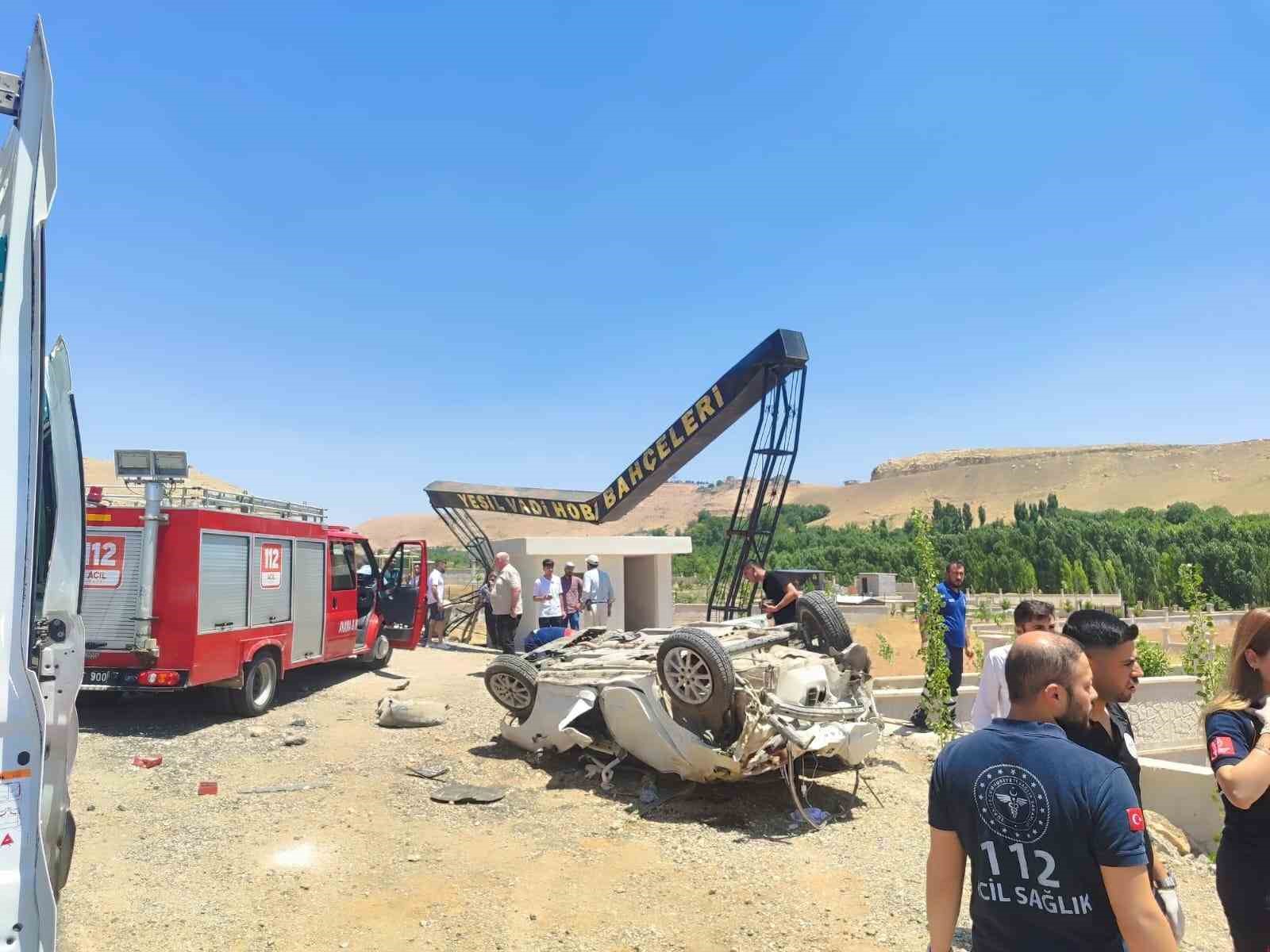 Mardin’de kontrolden çıkan otomobil şarampole yuvarlandı: 1 ölü, 1 yaralı
