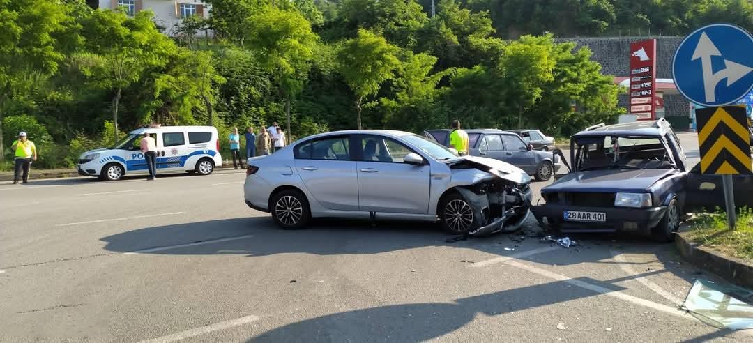 S&uuml;r&uuml;c&uuml; camdan fırladı, o anlar g&uuml;venlik kamerasına yansıdı
