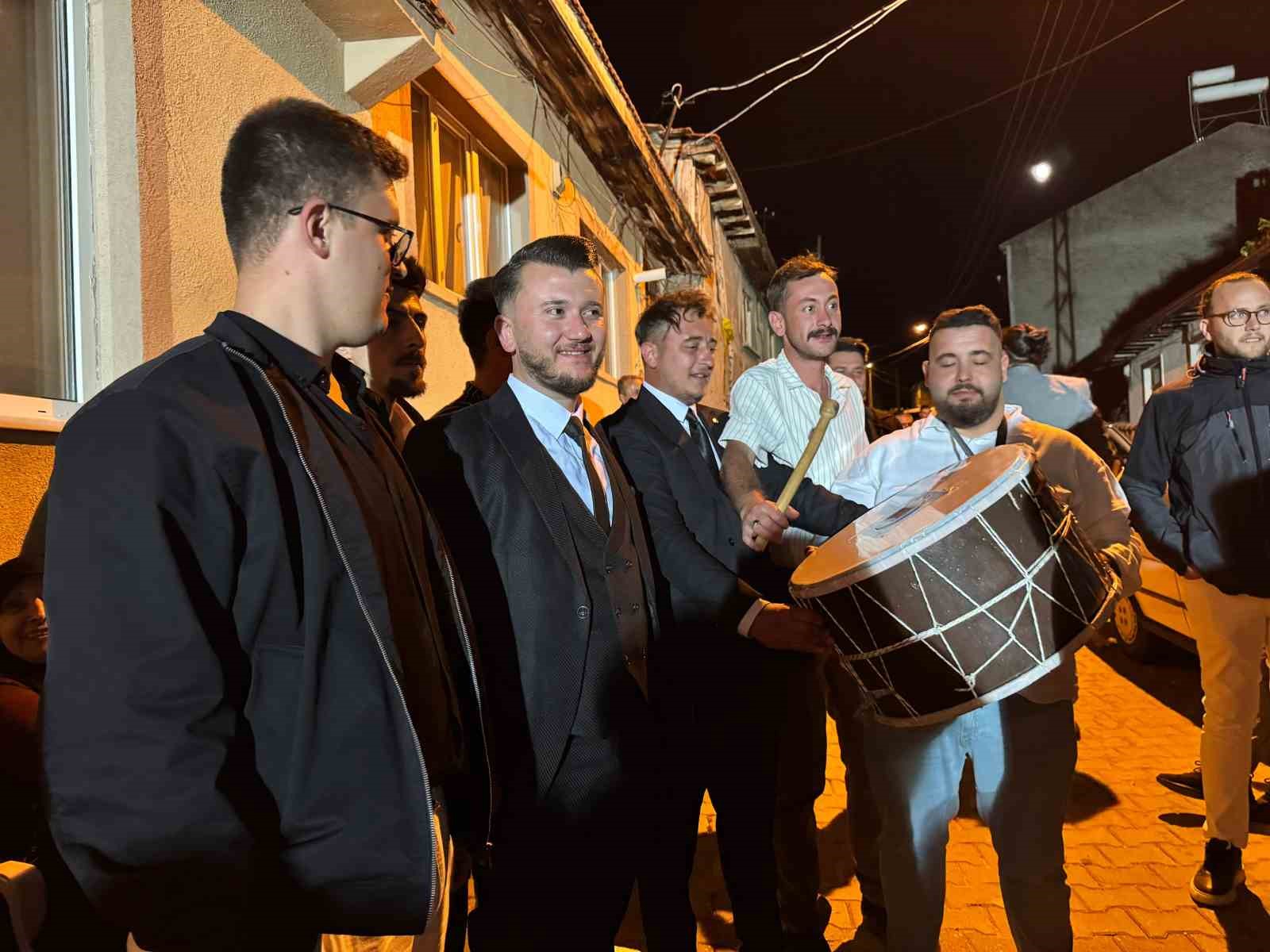 &rsquo;Tavuk almaya&rsquo; giden geline oğlak verdiler, gelin şaşkınlığını gizleyemedi
