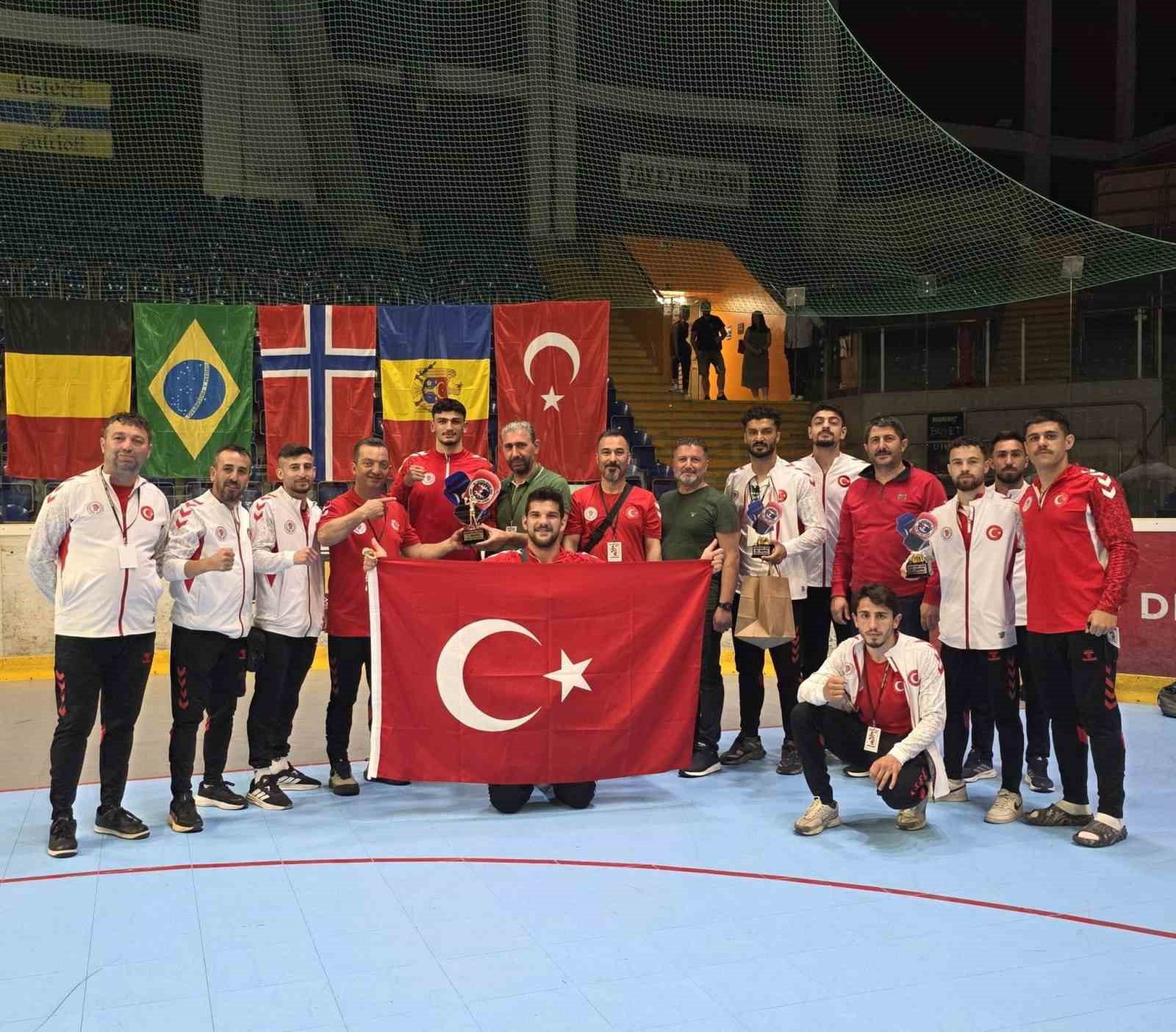 Milli boksörler, Çekya’da 3 madalya kazandı