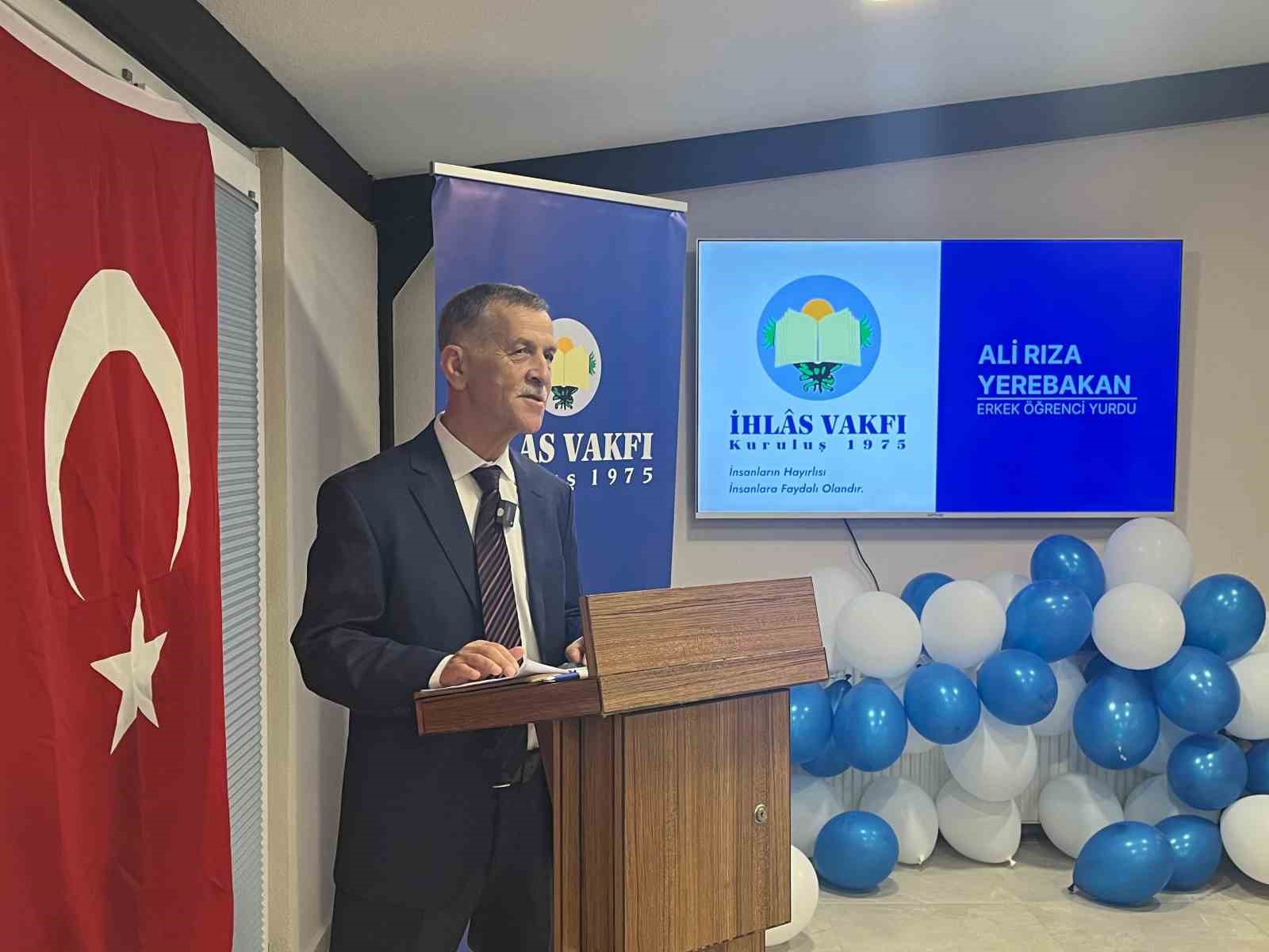 Ali Rıza Yerebakan Erkek Öğrenci Yurdu ilk mezunlarını verdi
