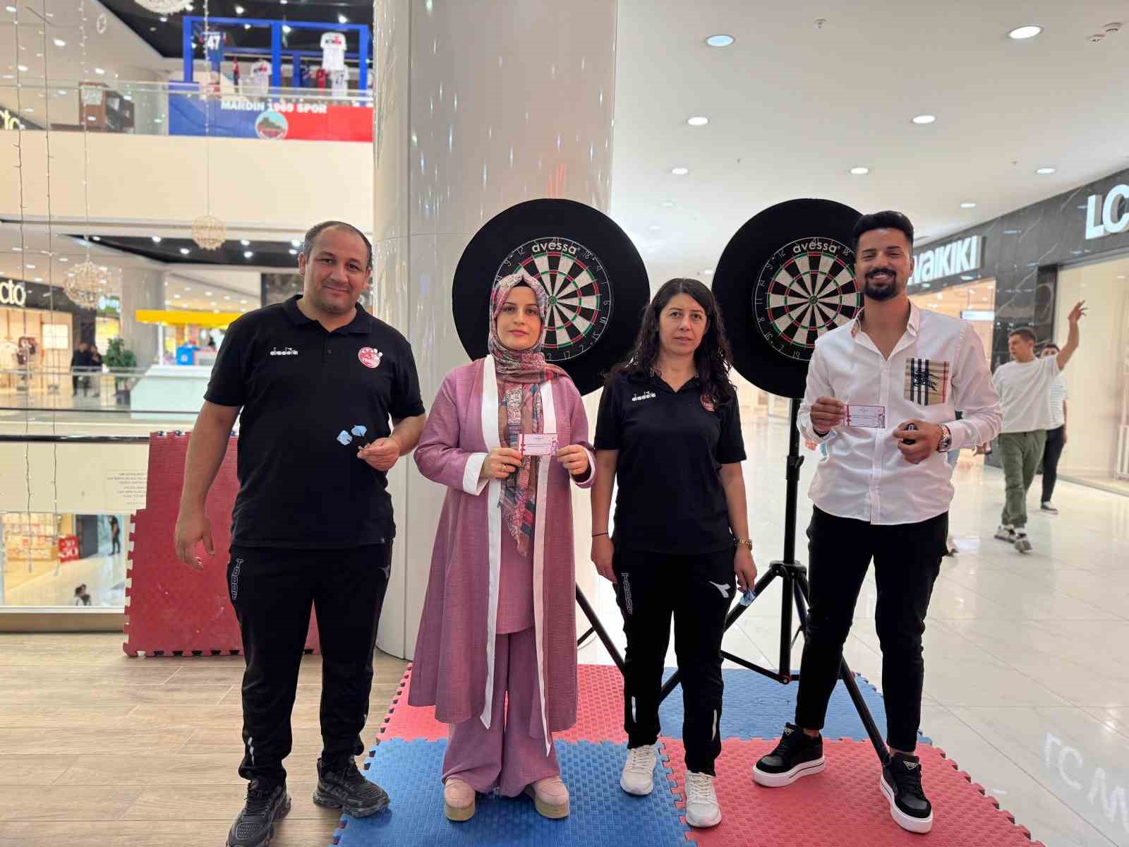Mardin&rsquo;de Babalar G&uuml;n&uuml;&rsquo;ne &ouml;zel dart turnuvası d&uuml;zenlendi
