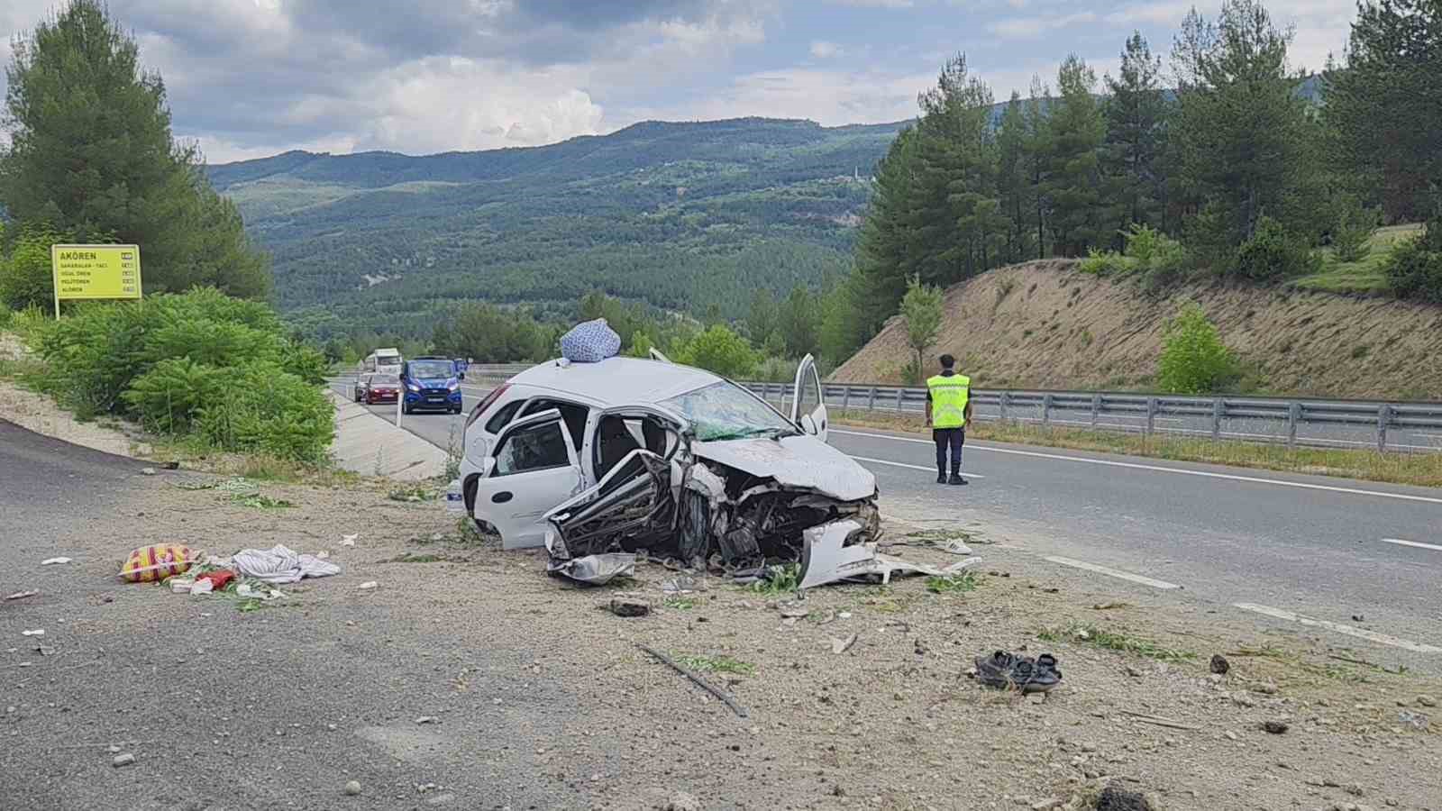 Karabük’te yoldan çıkan otomobil beton menfeze çarptı: 1 ölü, 3 ağır yaralı