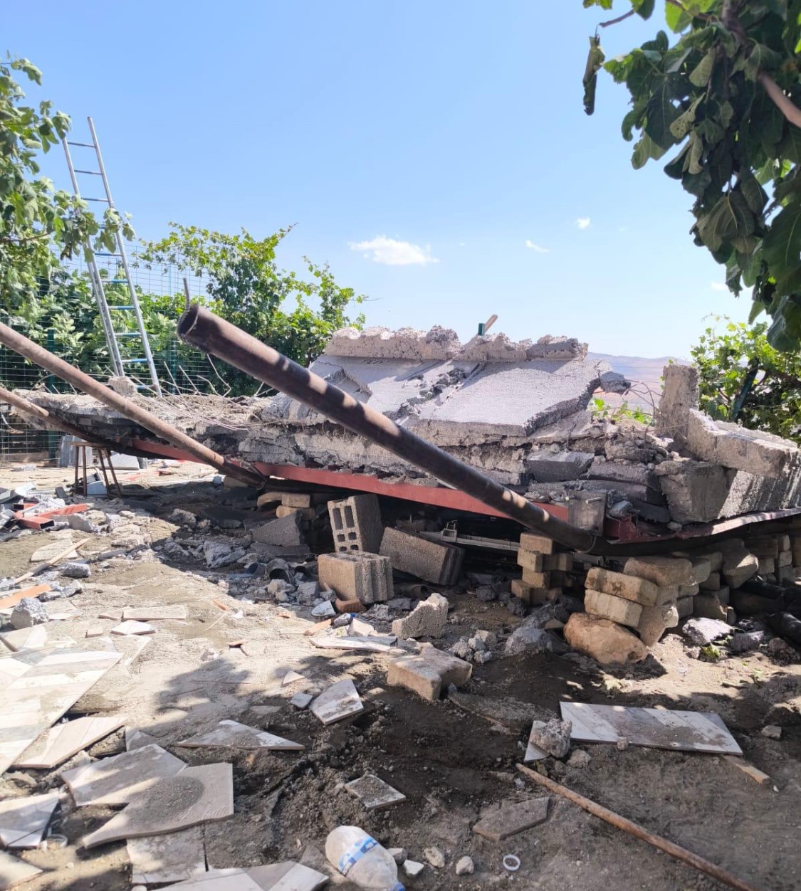 Batman’da çöken balkonda can kaybı 4’e yükseldi