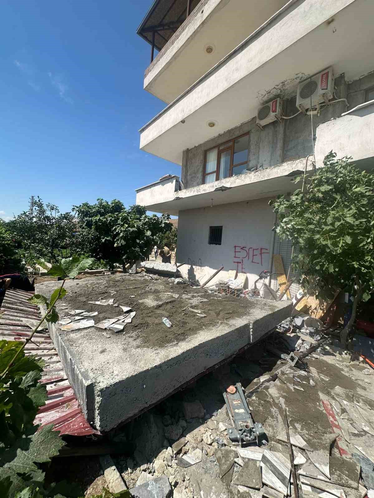 Batman&rsquo;da &ccedil;&ouml;ken balkonda can kaybı 4&rsquo;e y&uuml;kseldi
