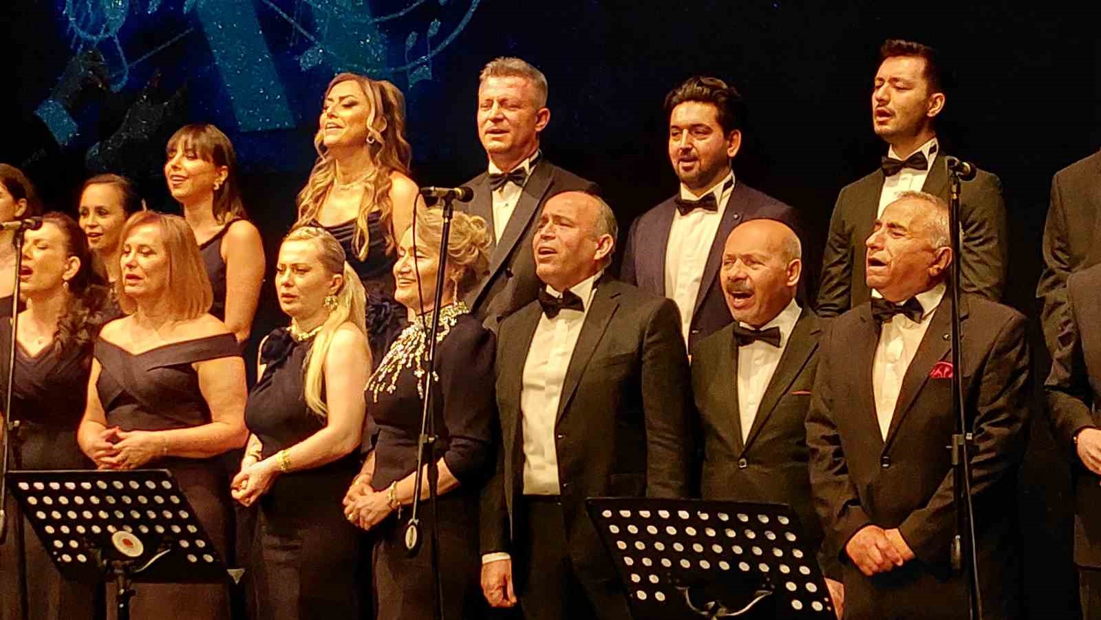 Sağlık&ccedil;ılardan muhteşem yaz konseri
