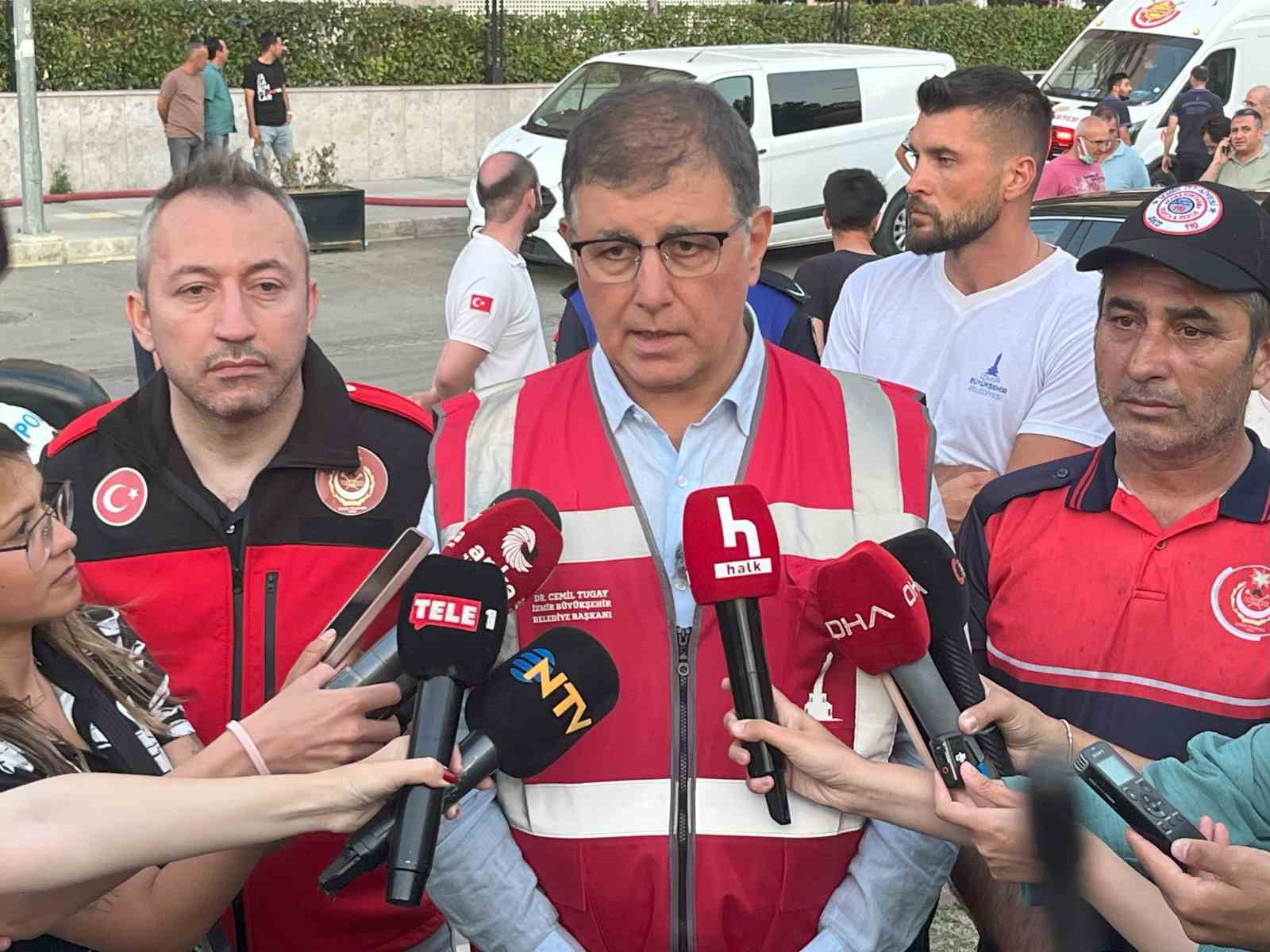 Başkan Tugay: &quot;Yangında herhangi bir yaralanma yok&quot;