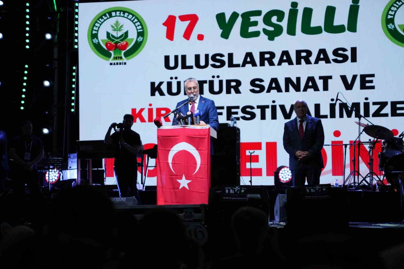 Bakanı Işıkhan "Yeşilli Uluslararası Kültür Sanat ve Kiraz Festivali"ne katıldı