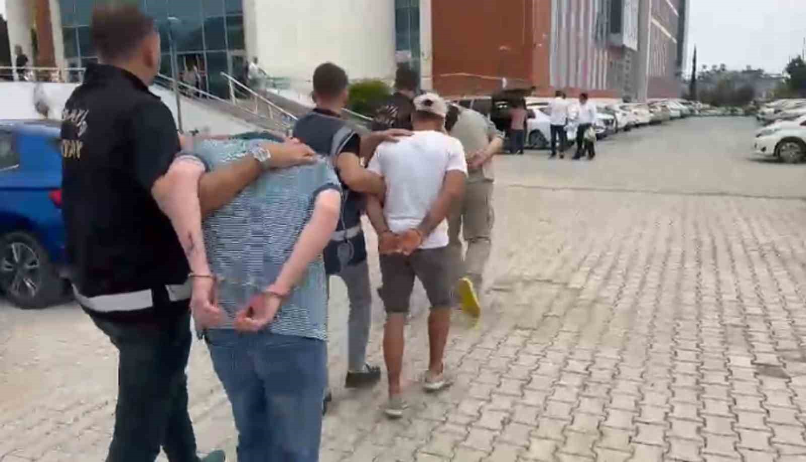 İskenderun’da aranan 3 kişi yakalandı