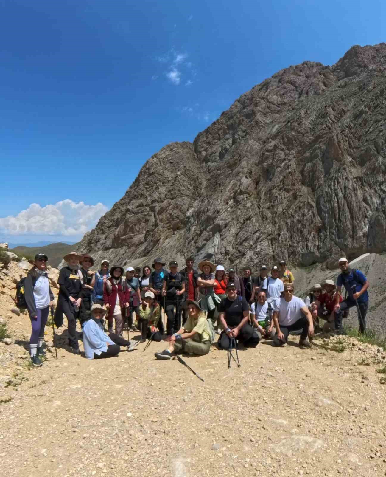 Tabiat g&uuml;zelliğiyle mest eden Erzincan&rsquo;da doğaseverlerin yeni g&ouml;zdesi Sohmarik Yaylası
