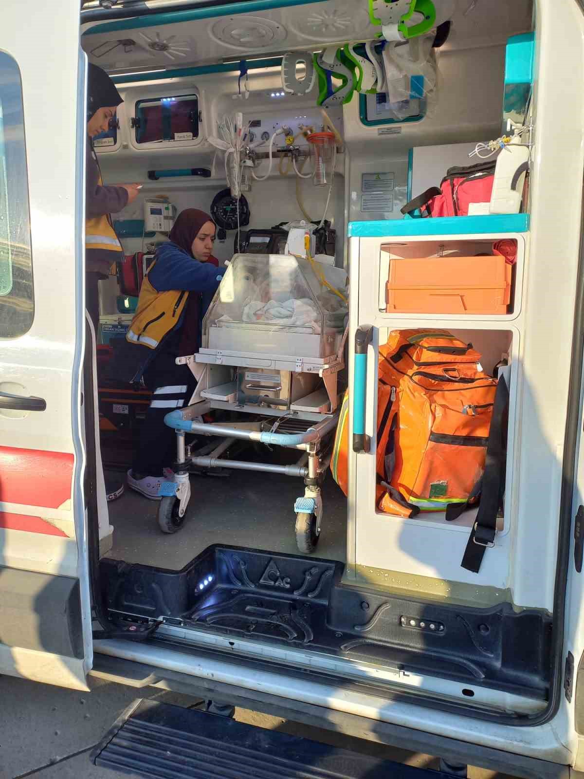 Beyin kanaması geçiren prematüre bebek ambulans uçakla Ankara’ya sevk edildi
