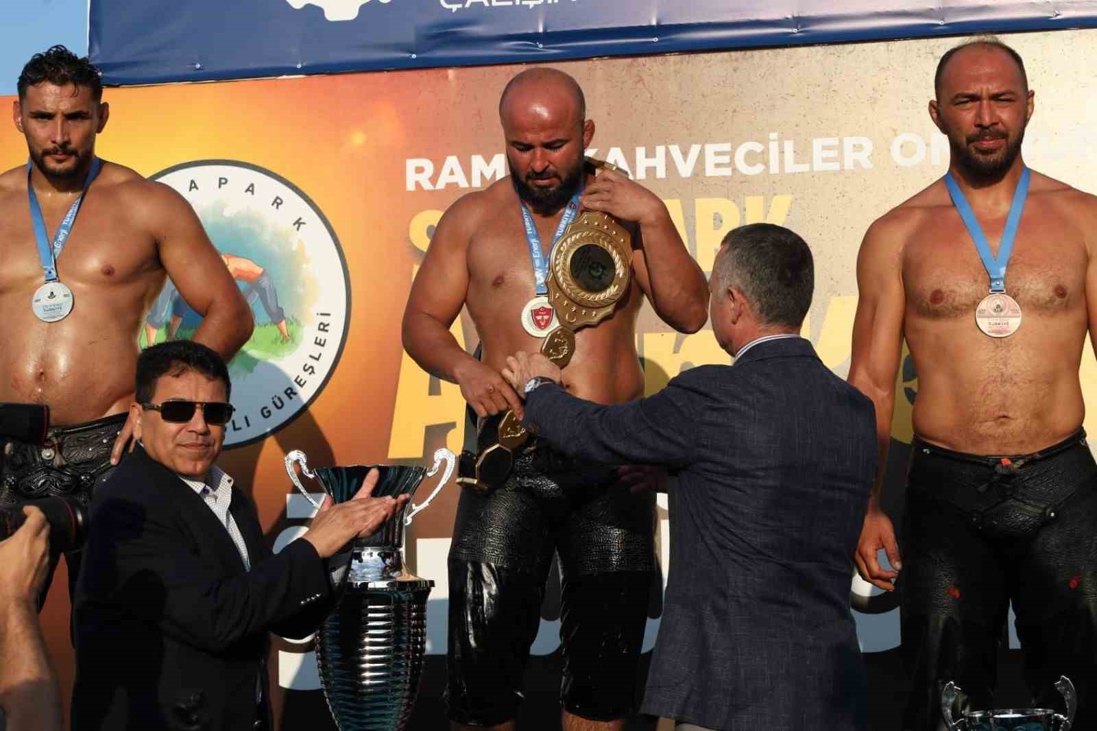 Orhan Okulu, Sekapark’ta altın kemerin sahibi oldu