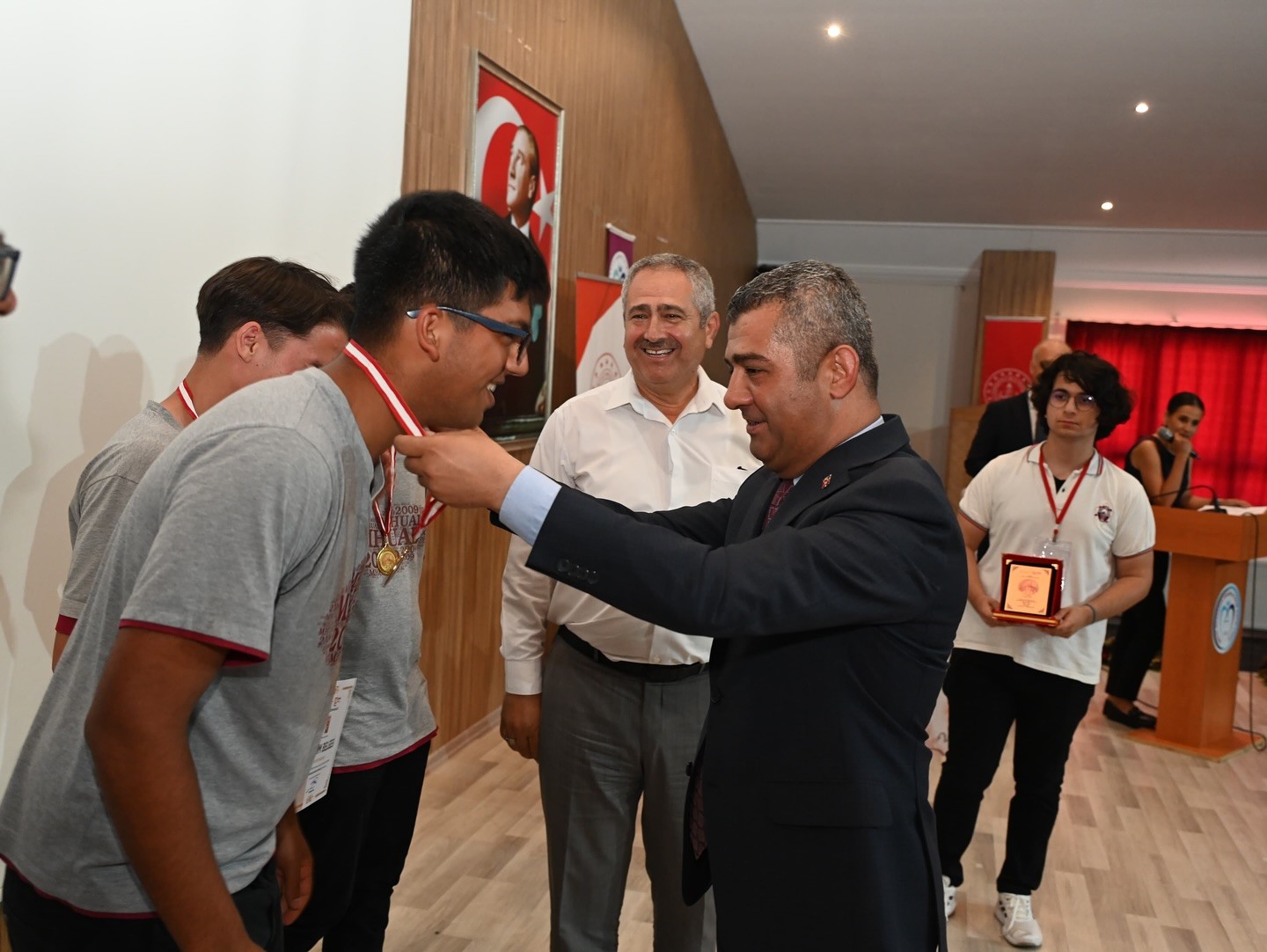 Kuşadalı öğrenciler Matematik Olimpiyatlarında il birincisi oldu
