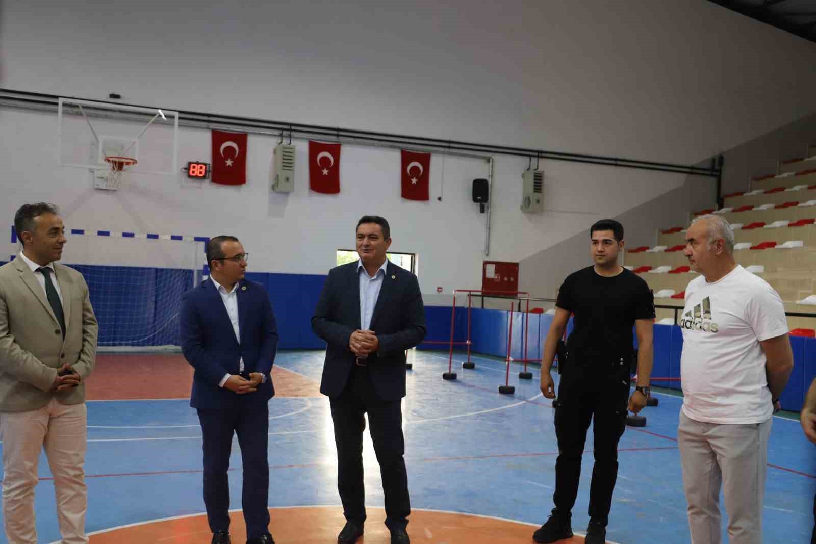 Kaymakam Yücel’den spor kursuna ziyaret