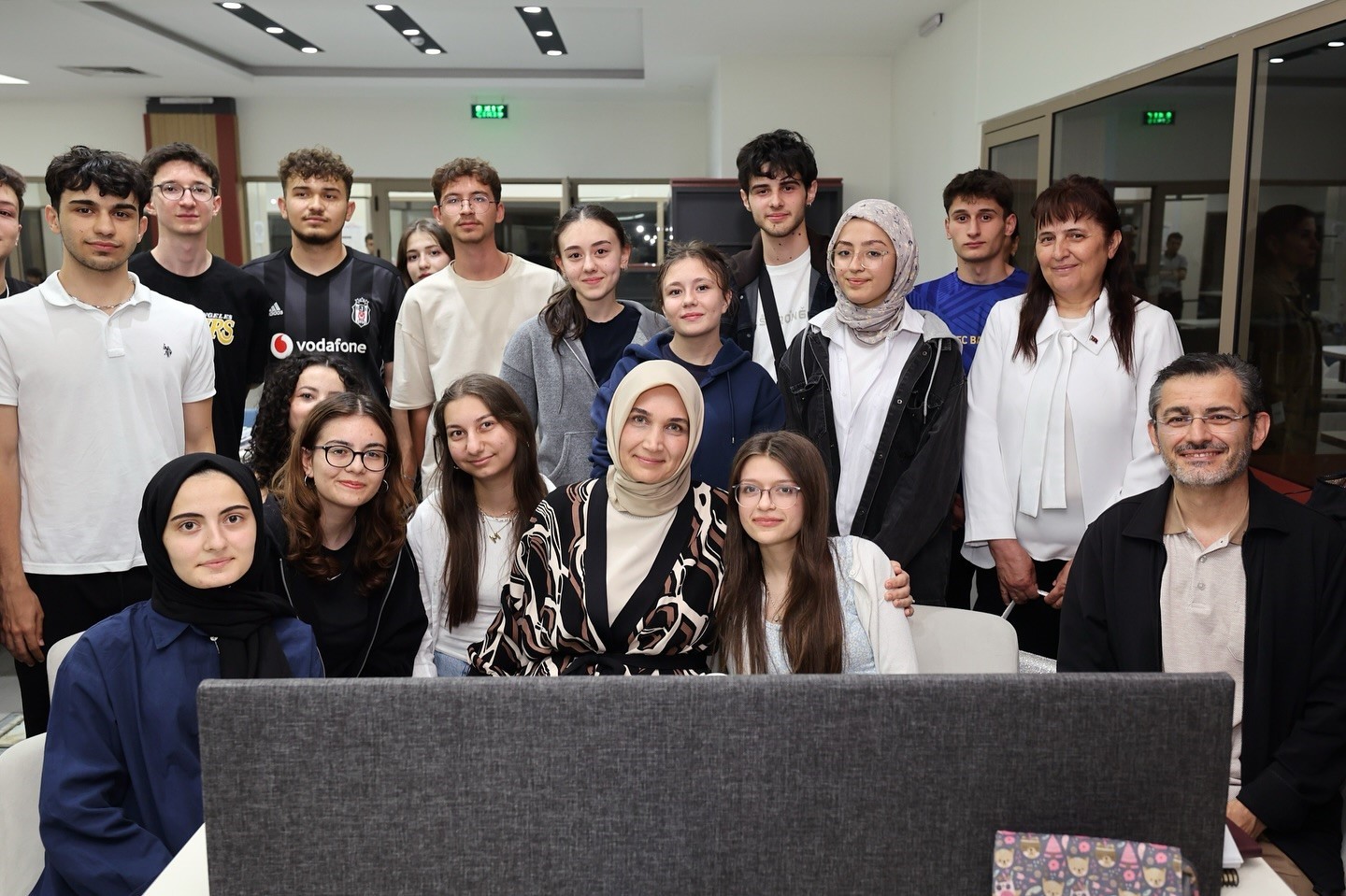 Vali Yiğitbaşı gençlerin taleplerini dinledi