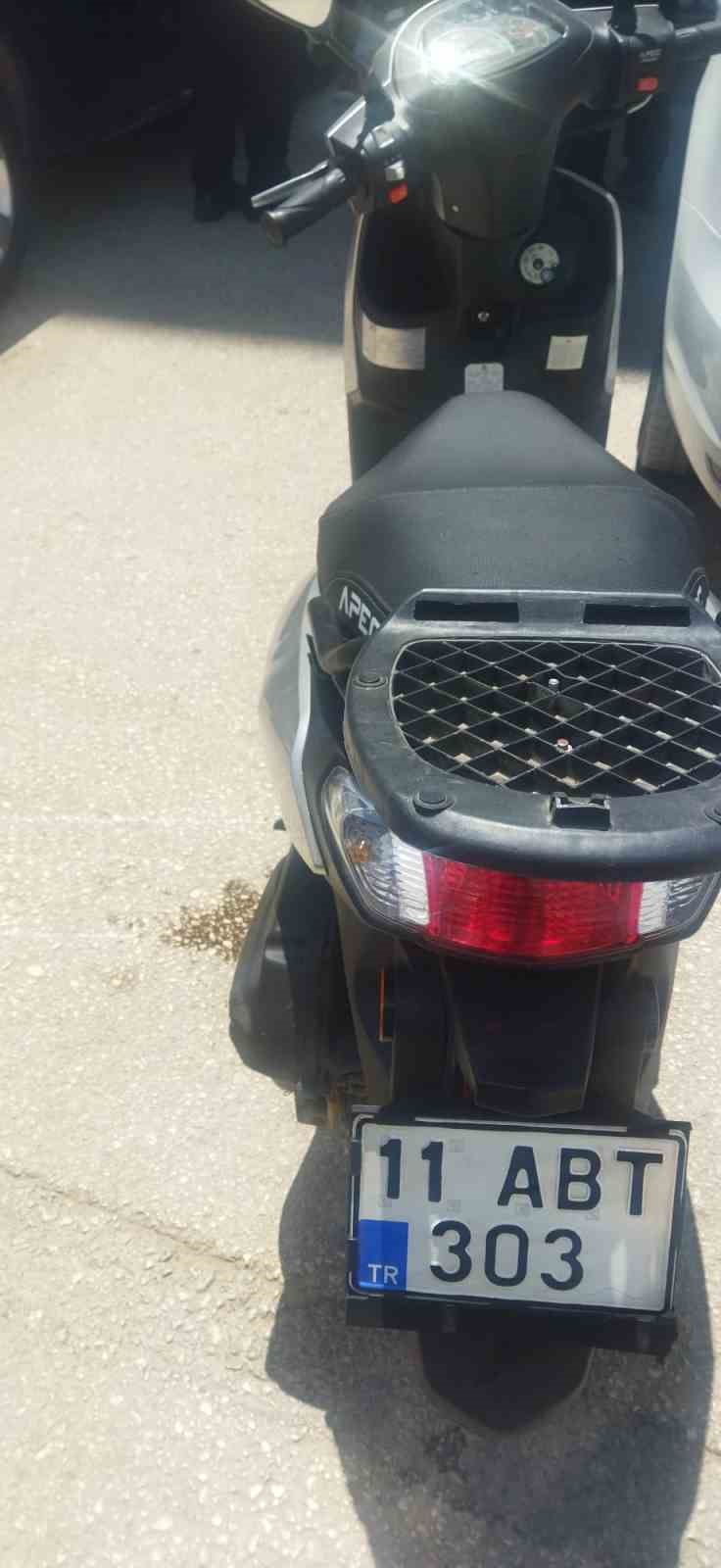 Motosiklet ile otomobilin &ccedil;arpıştı, 1 kişi yaralandı
