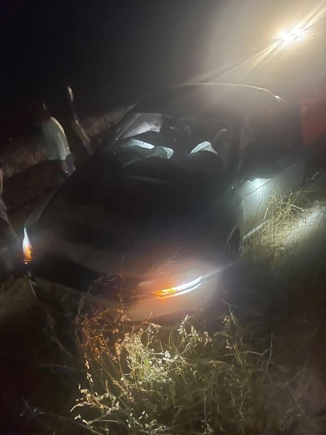 Köpeğe çarpmamak için manevra yapan sürücü kaza yaptı: 2 yaralı