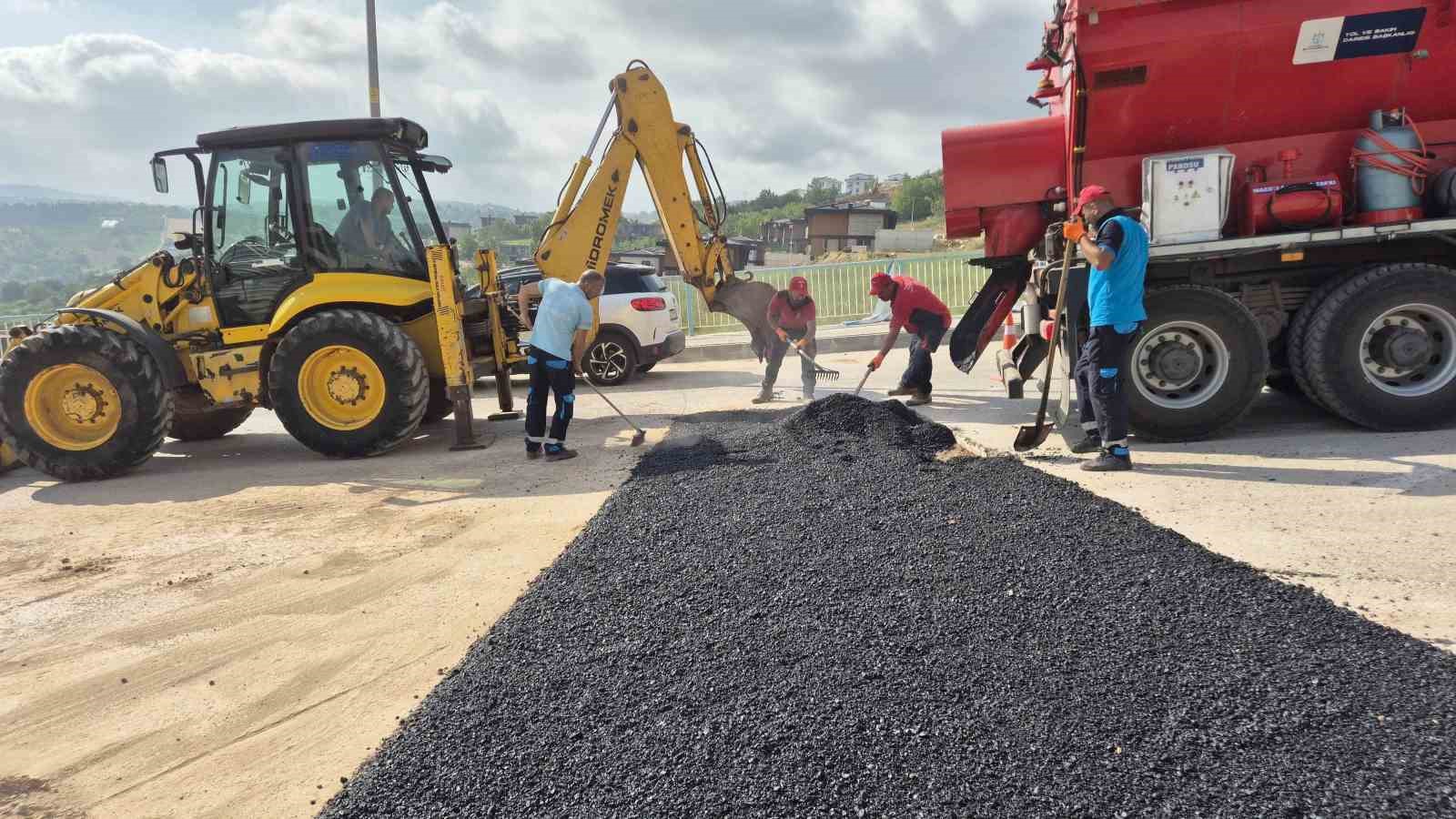 Kent genelinde yollar konforlu hale getiriliyor