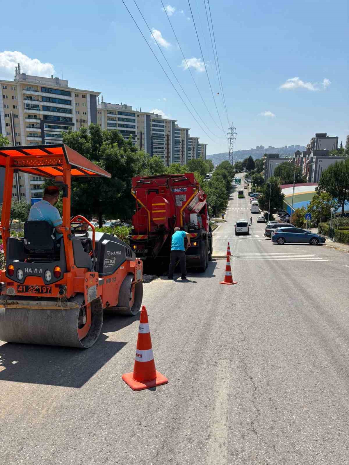 Kent genelinde yollar konforlu hale getiriliyor
