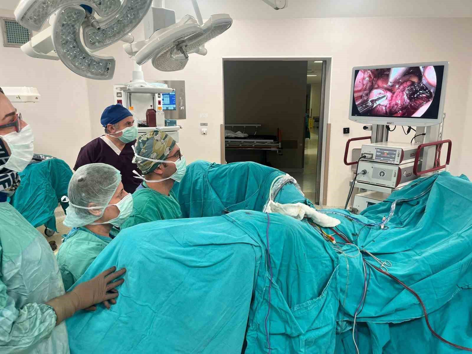 Dr. Şanlı: "V-NOTES tekniğini hastalarımıza başarıyla uygulamaktayız"