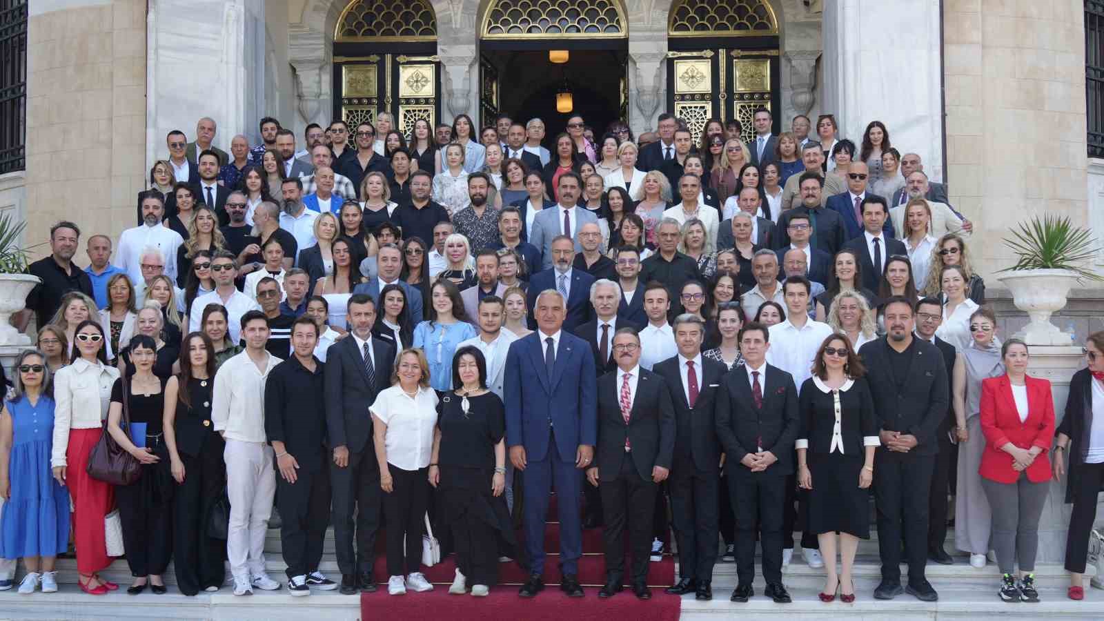Bakan Ersoy: "Kültür ve sanatla daha güçlü bir Türkiye hedefi doğrultusunda çalışmaya devam edeceğiz"