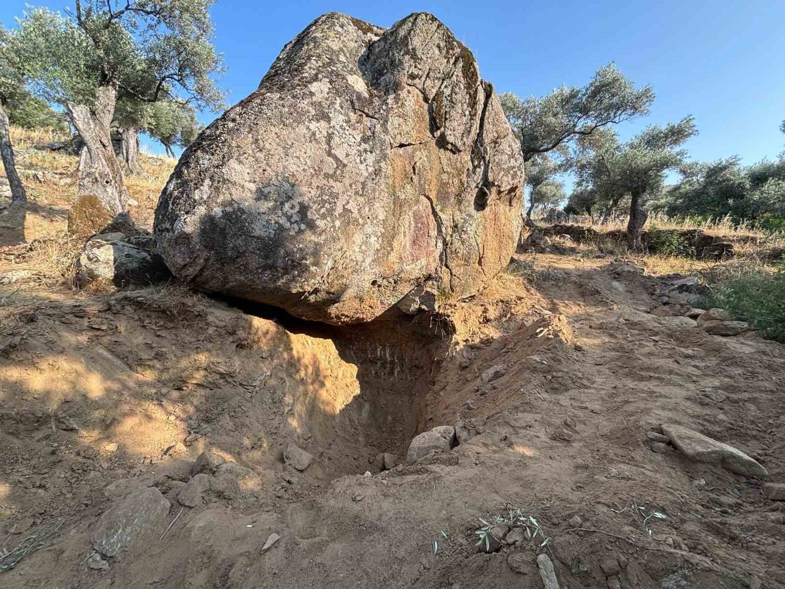 Çine’de iş makineli kaçak kazıya jandarma baskını