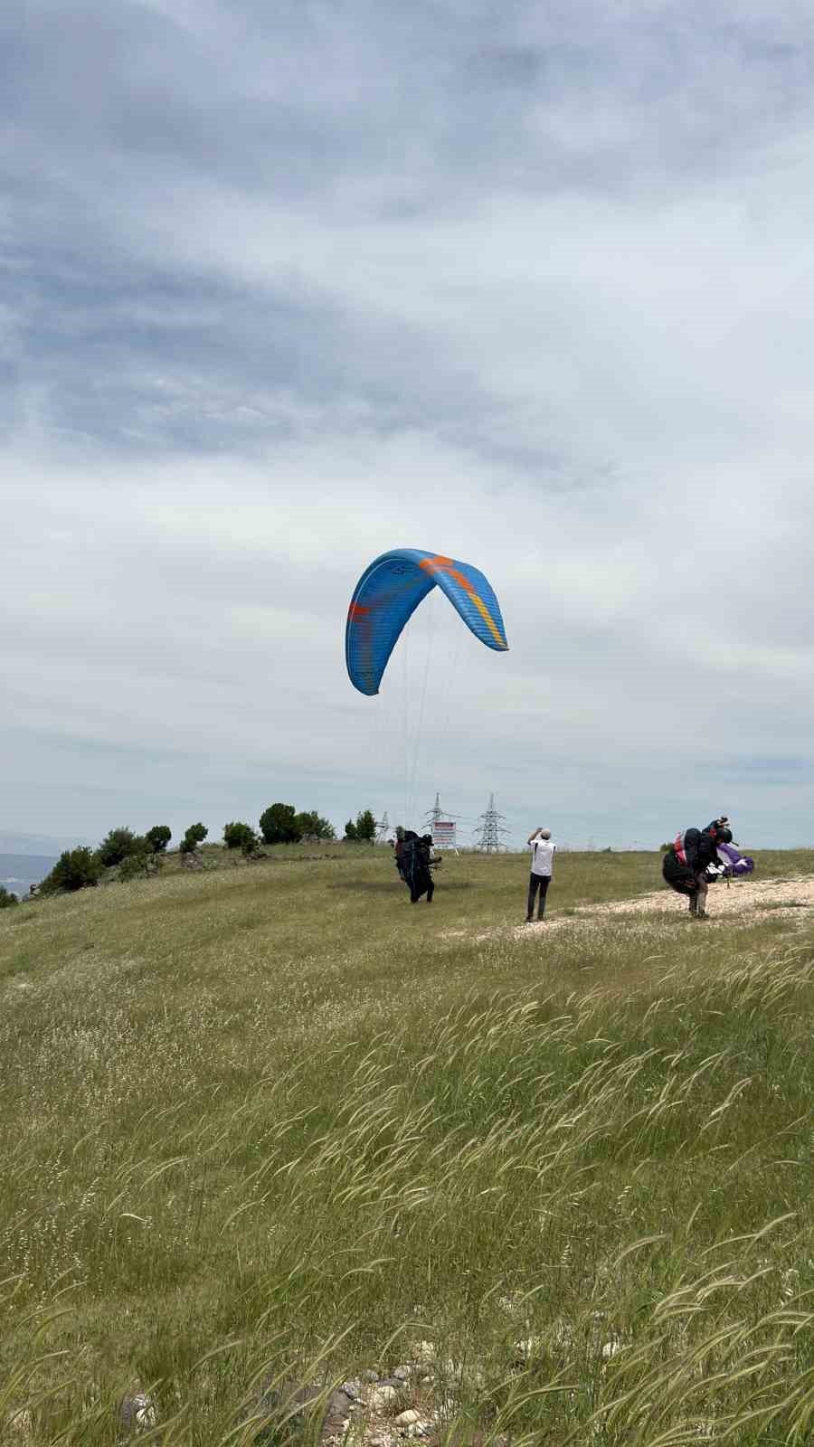 Paraşütle şehirler arası yolculuk: 7 saatte 230 kilometre uçtu