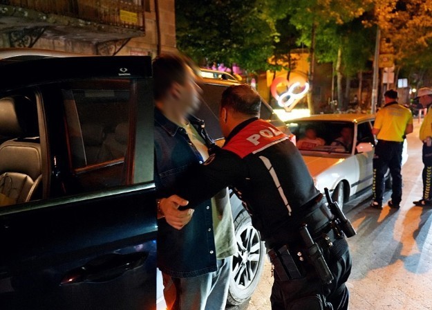 Isparta&rsquo;da kurallara uymayan 14 s&uuml;r&uuml;c&uuml;ye ceza kesildi
