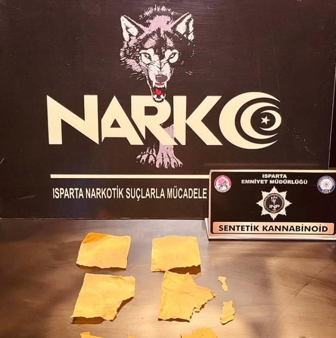 Isparta’da bin 188 kullanımlık kağıda emdirilmiş uyuşturucu madde yakalandı