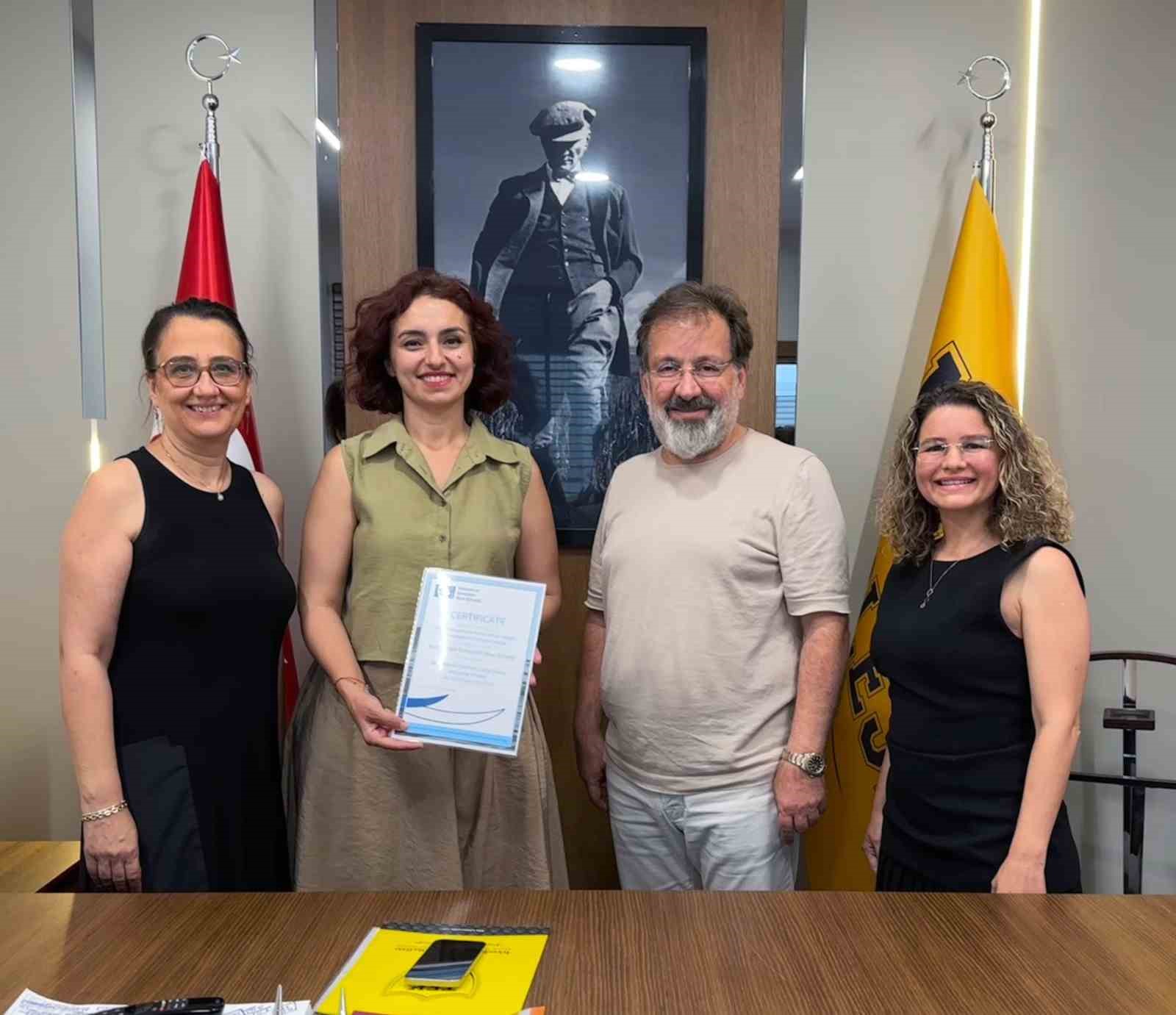 MTK Muğla Teknoloji ve Kültür Koleji’ne AB onaylı ‘Avrupa Mavi Okul’ unvanı