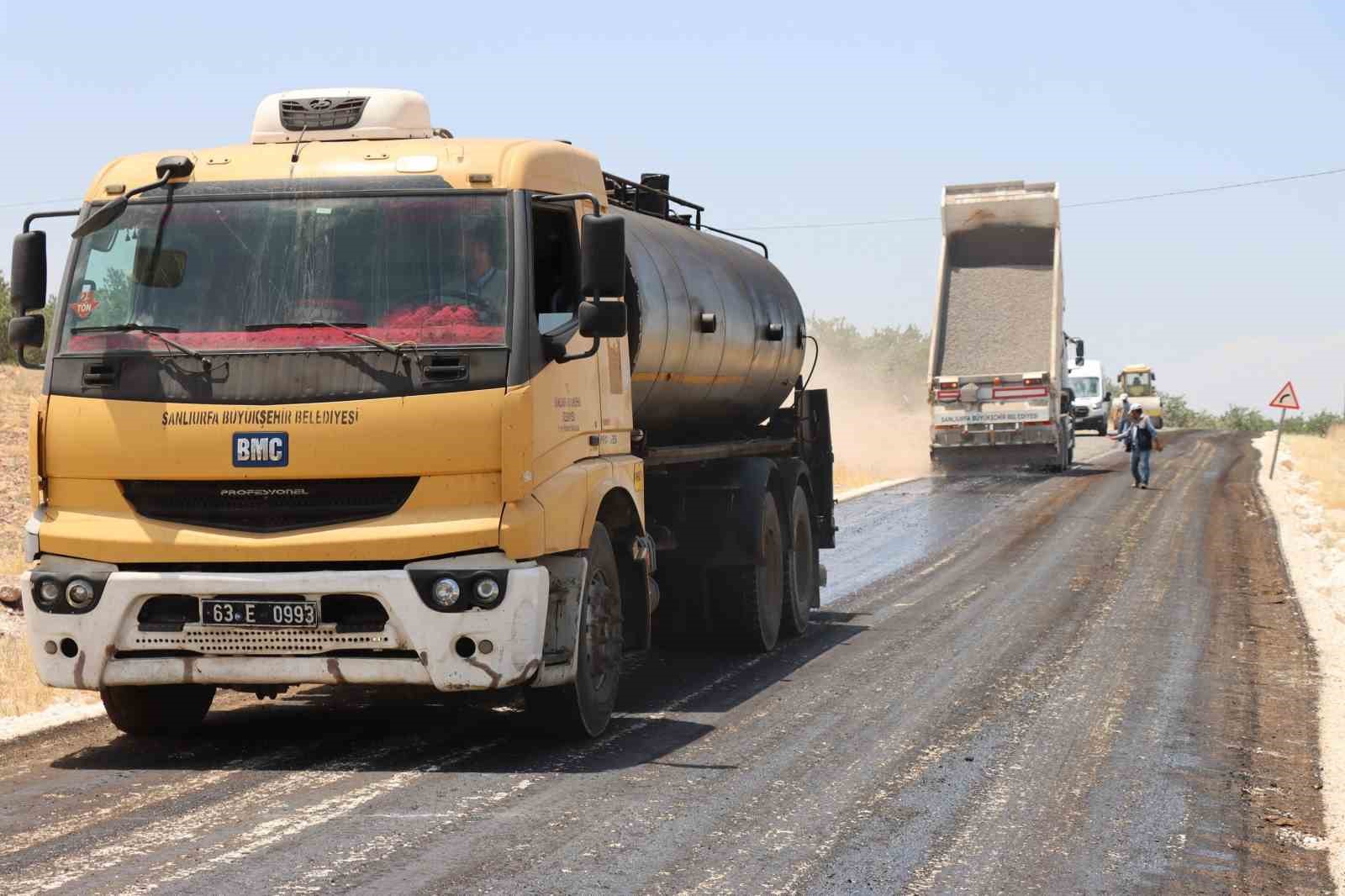 Hilvan kırsalında karayolları standartlarında yol
