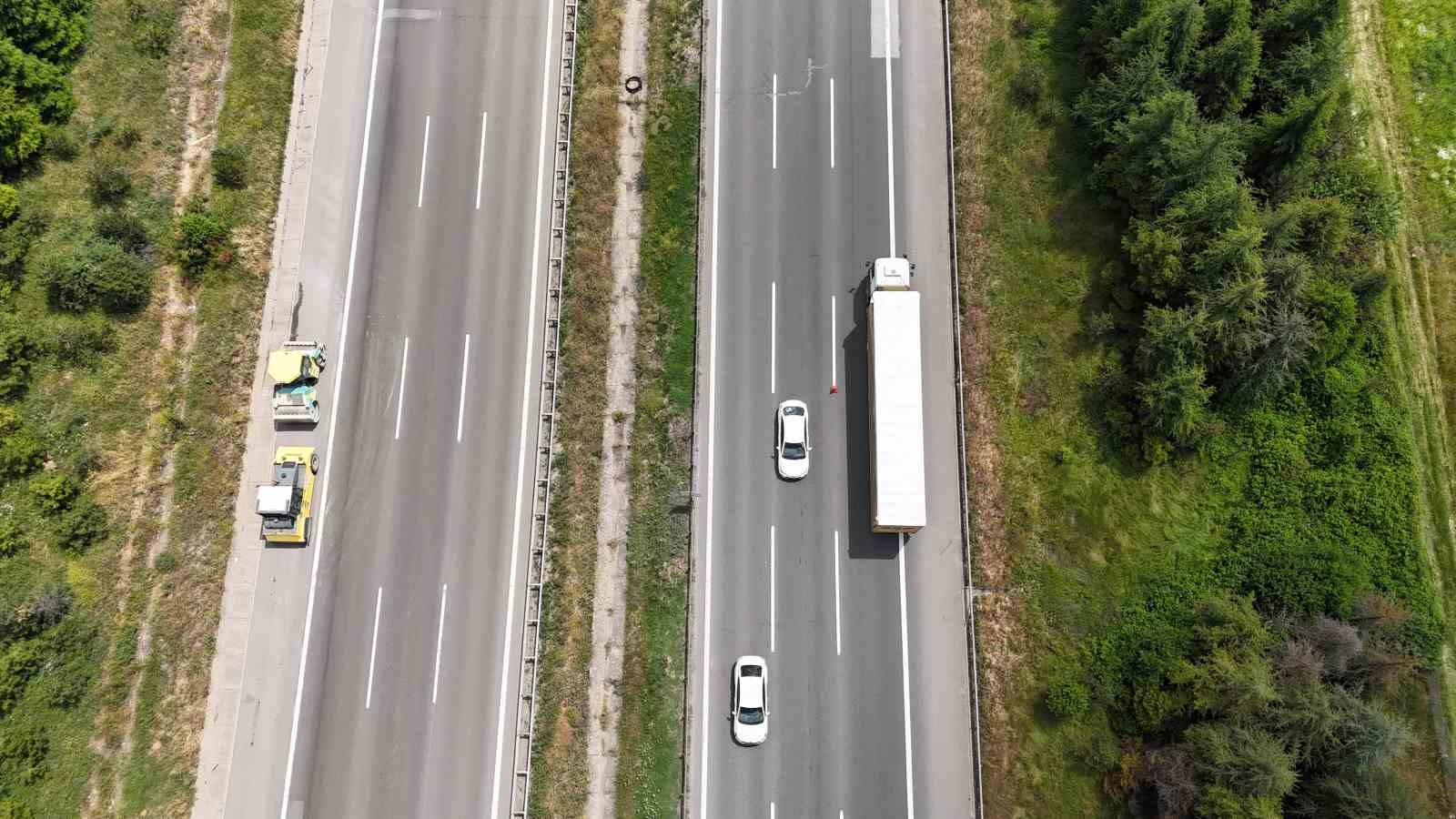 TEM’de 4 gün boyunca İstanbul istikametine trafik tek şeritten sağlanacak
