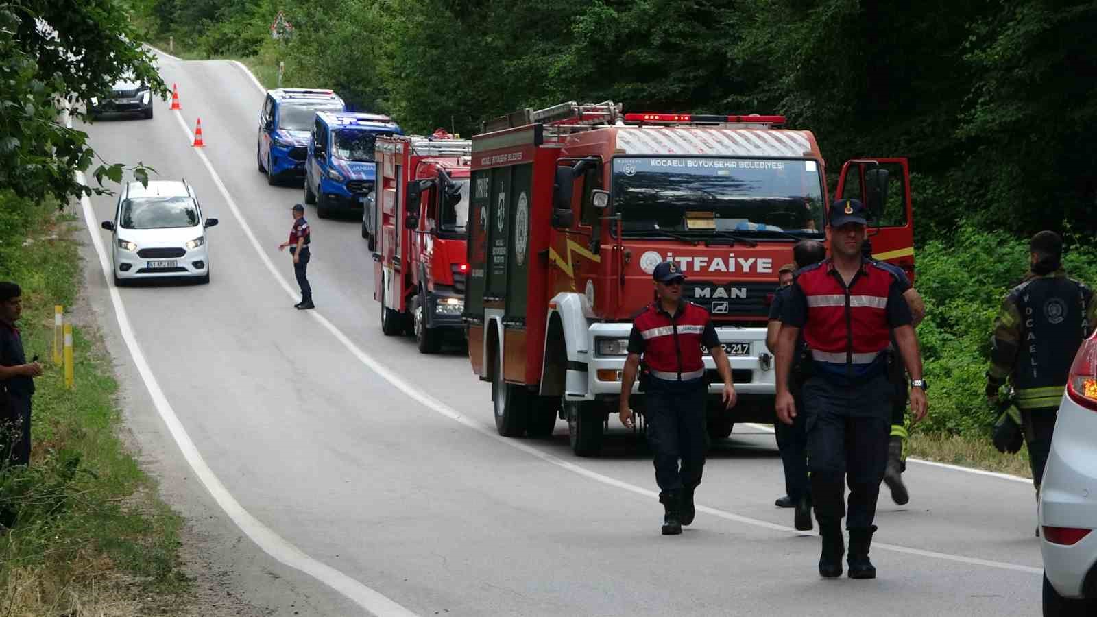2 otomobil çarpıştı: 1’i çocuk 6 yaralı
