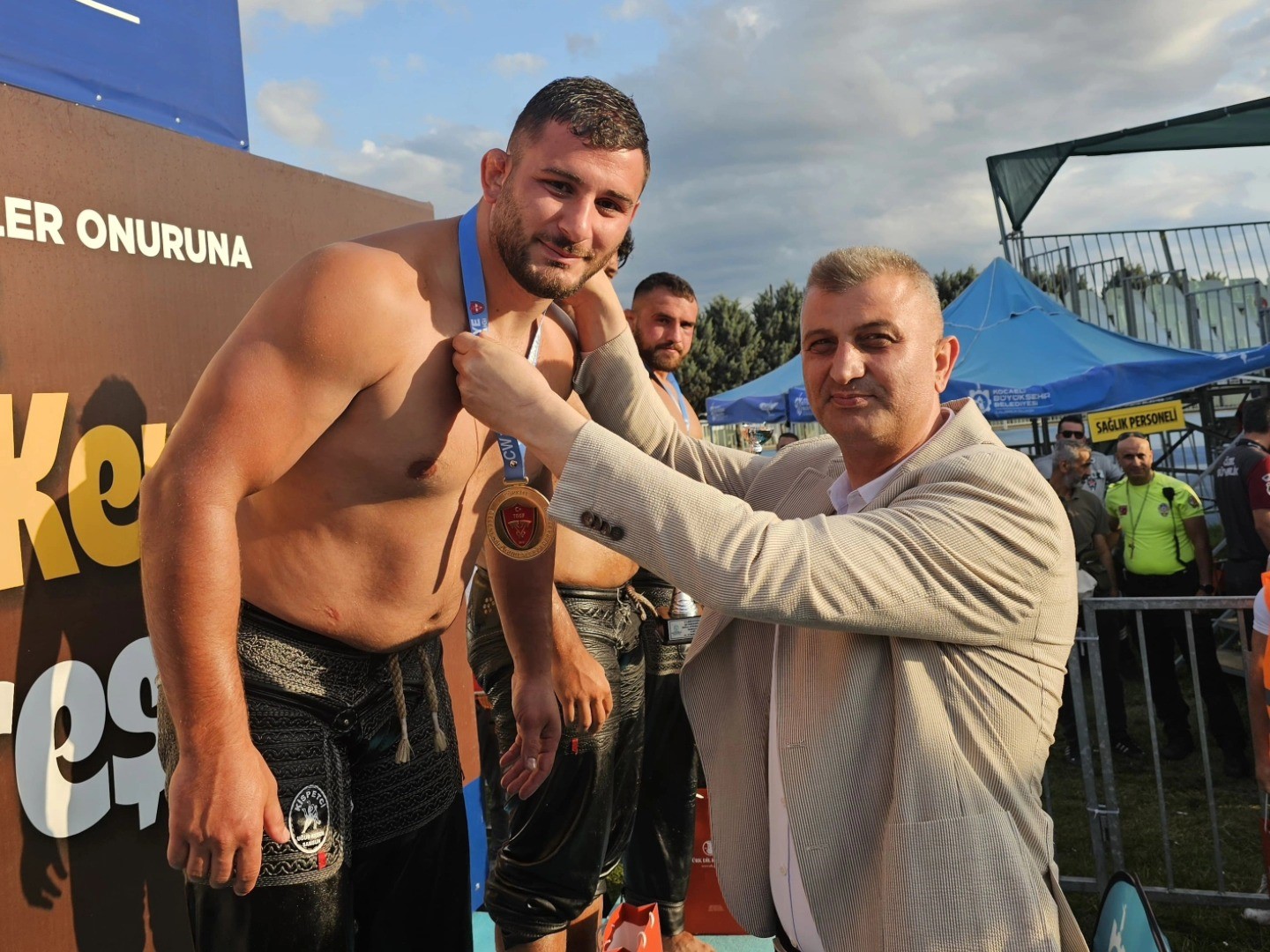 Gölcük Belediyesporlu Öner, başaltında şampiyon oldu
