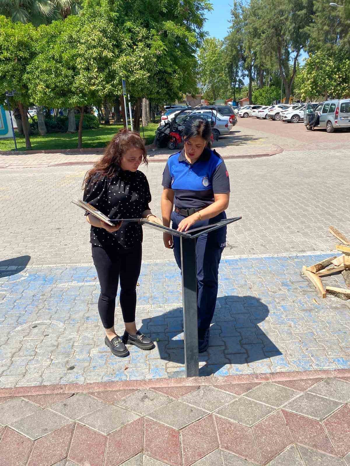 Kemer’de zabıta fiyat etiketlerini denetledi
