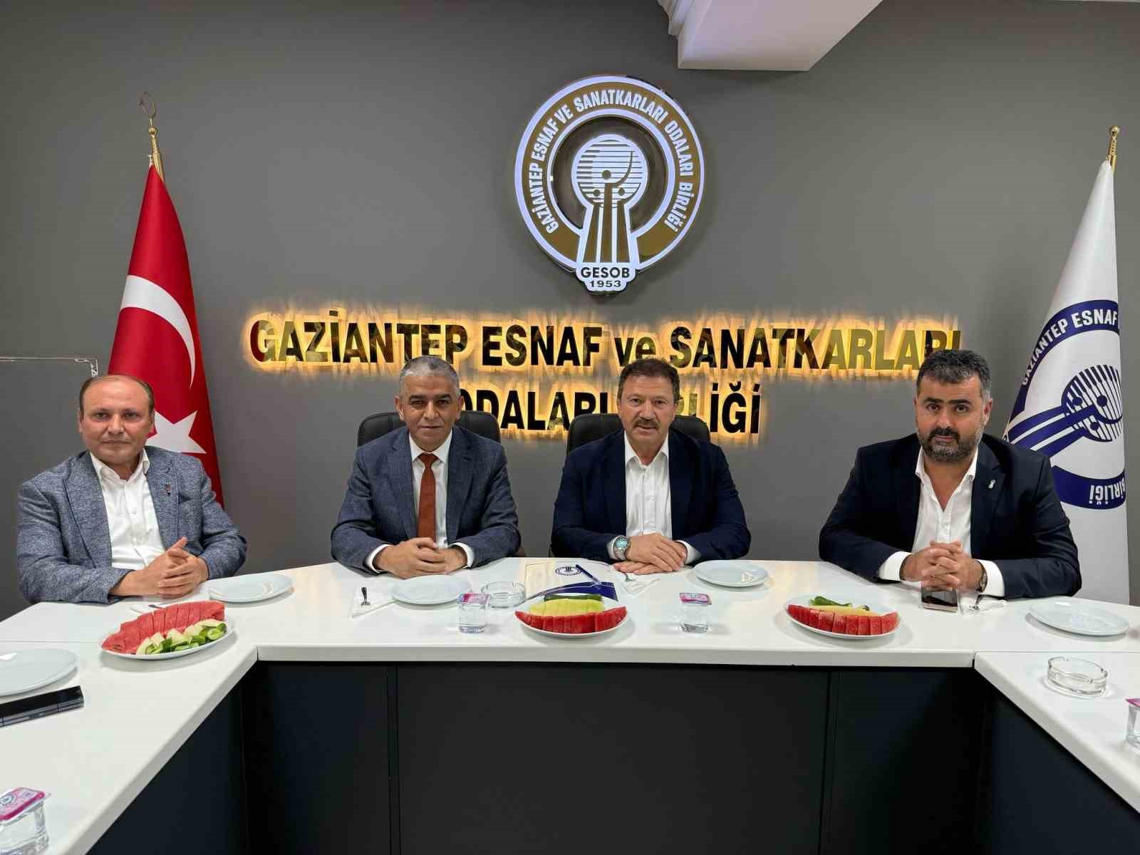 TŞOF Genel Başkanı Mehmet Yiğiner, Gaziantep’te esnaf odası başkanlarıyla buluştu
