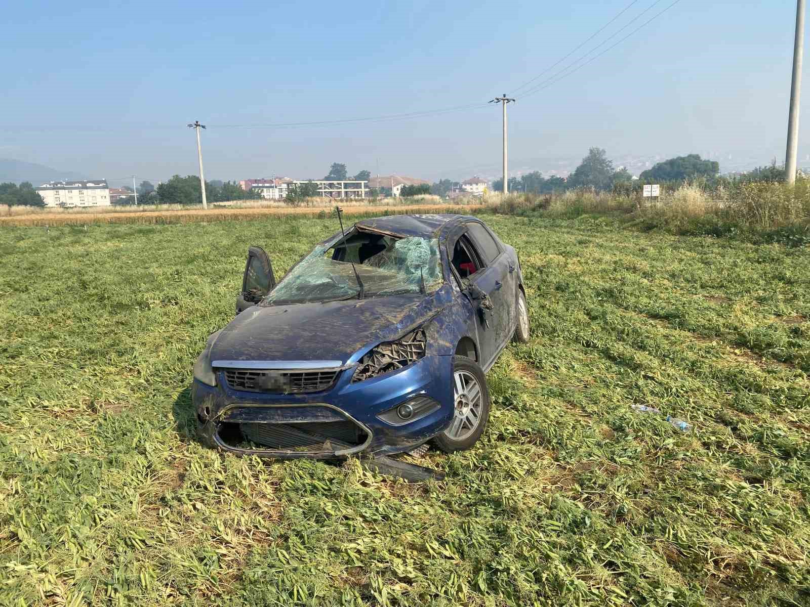 Bursa’da kontrolden çıkan otomobil tarlaya uçtu