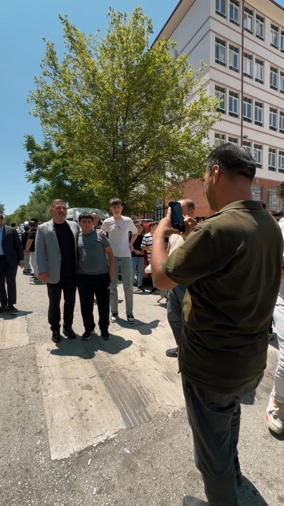 Sincan Belediyesi&rsquo;nden sınava giren &ouml;ğrencilere ve ailelerine &ccedil;orba ikramı
