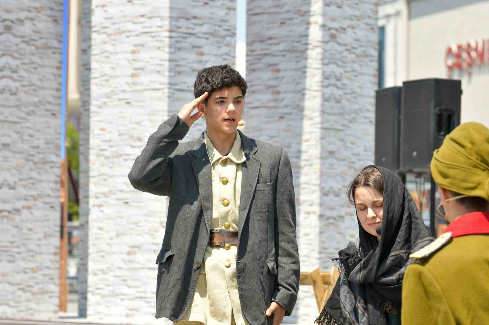 Esenyurt&rsquo;ta Tarih Ş&ouml;leni: 1071&rsquo;den g&uuml;n&uuml;m&uuml;ze T&uuml;rkiye tarihi sahnelendi
