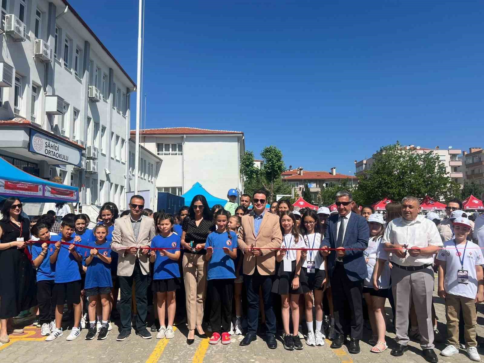 Muğla’da geleceğin bilim insanları sahneye çıktı