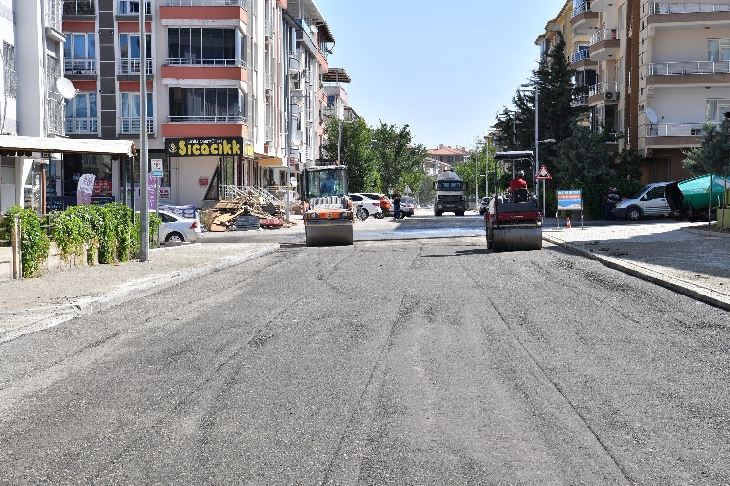 Yeşilyurt&rsquo;ta yollar baştan aşağı yenileniyor
